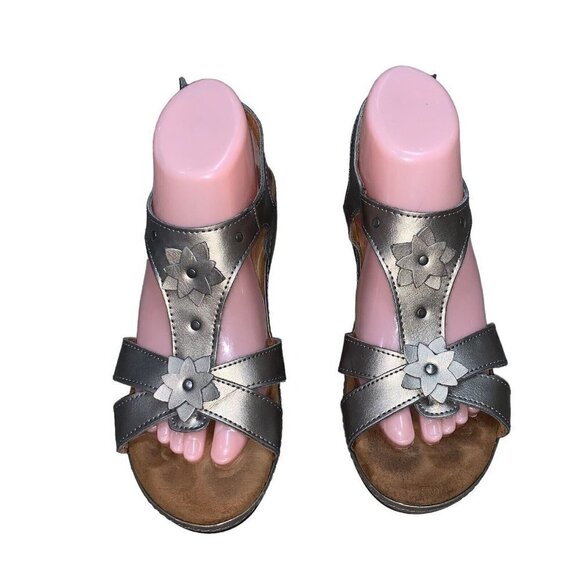 Thom McAn Women's Size 8 Wanda Slingback Sandals Bronze Leather Upper Floral - Picture 3 of 8